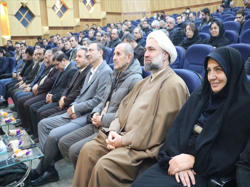 تجلیل از پژوهشگران برتر دانشگاه سال 1404