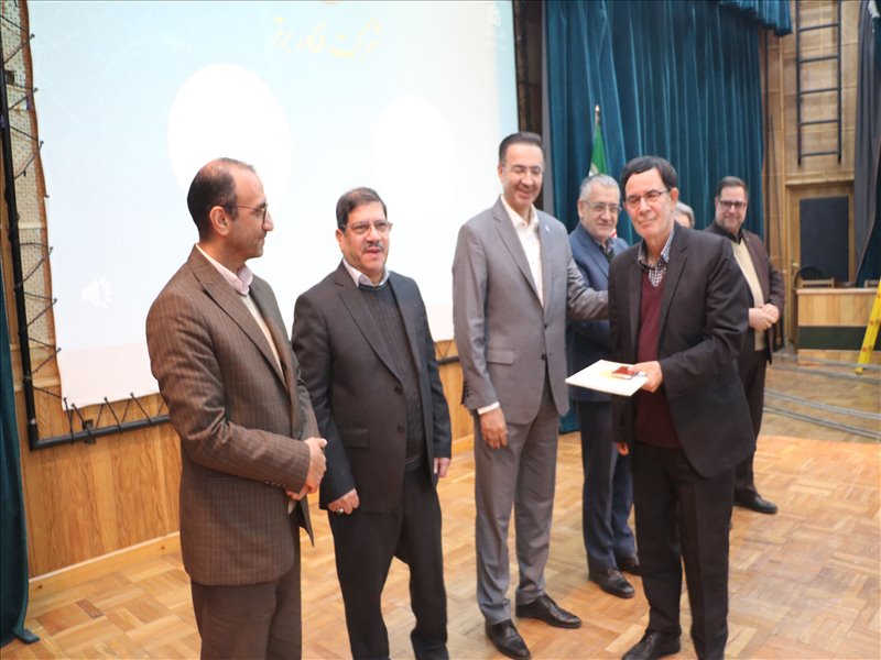 تجلیل از پژوهشگران برتر دانشگاه سال 1404