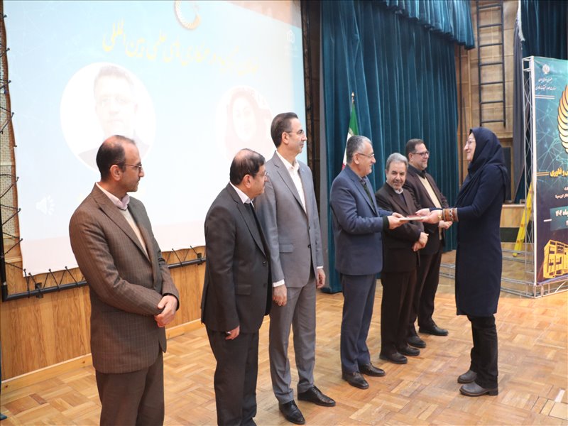 تجلیل از پژوهشگران برتر دانشگاه سال 1404