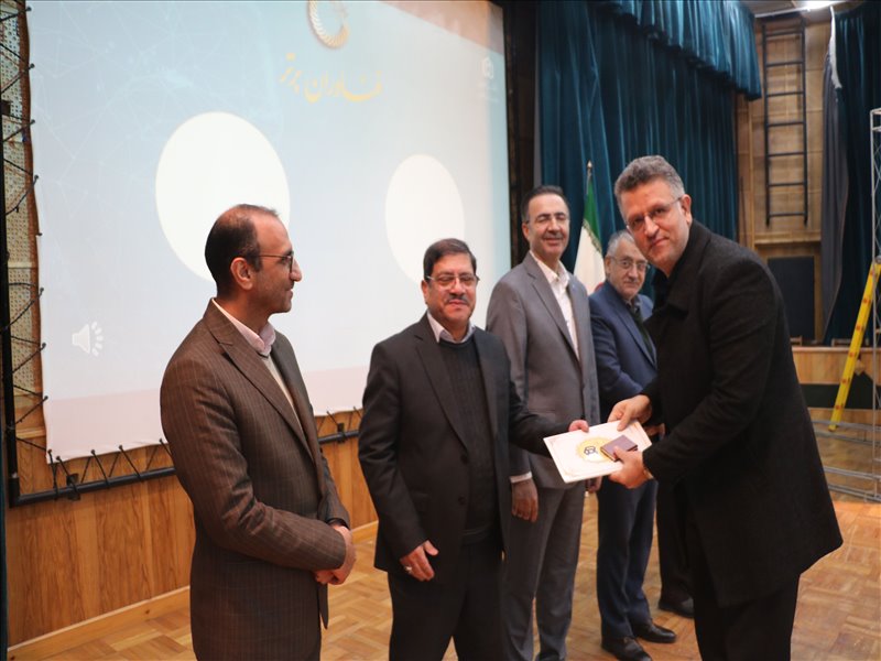 تجلیل از پژوهشگران برتر دانشگاه سال 1404