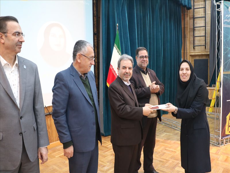 تجلیل از پژوهشگران برتر دانشگاه سال 1404