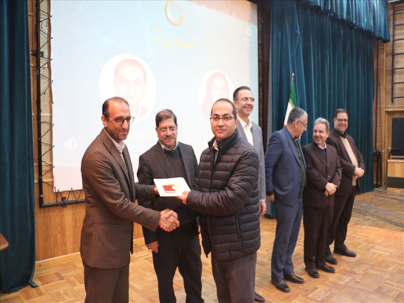 تجلیل از پژوهشگران برتر دانشگاه سال 1404