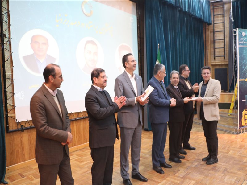 تجلیل از پژوهشگران برتر دانشگاه سال 1404
