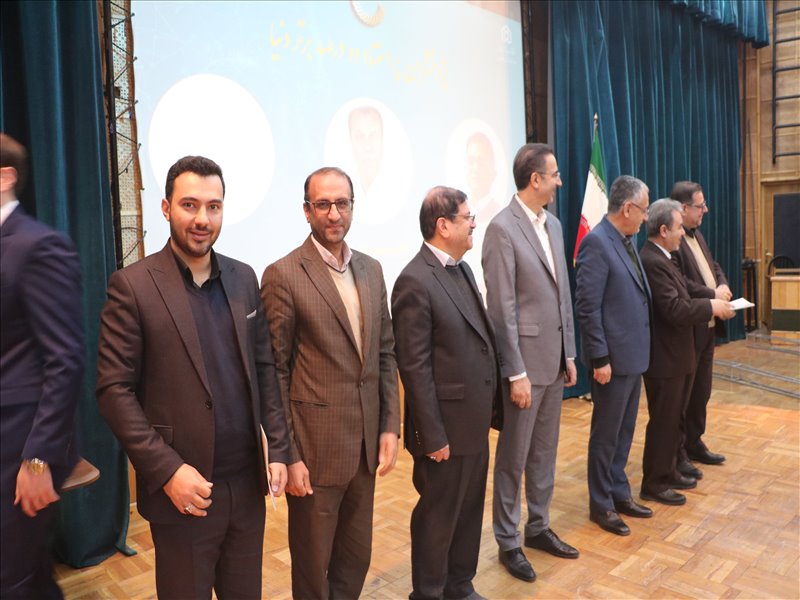 تجلیل از پژوهشگران برتر دانشگاه سال 1404