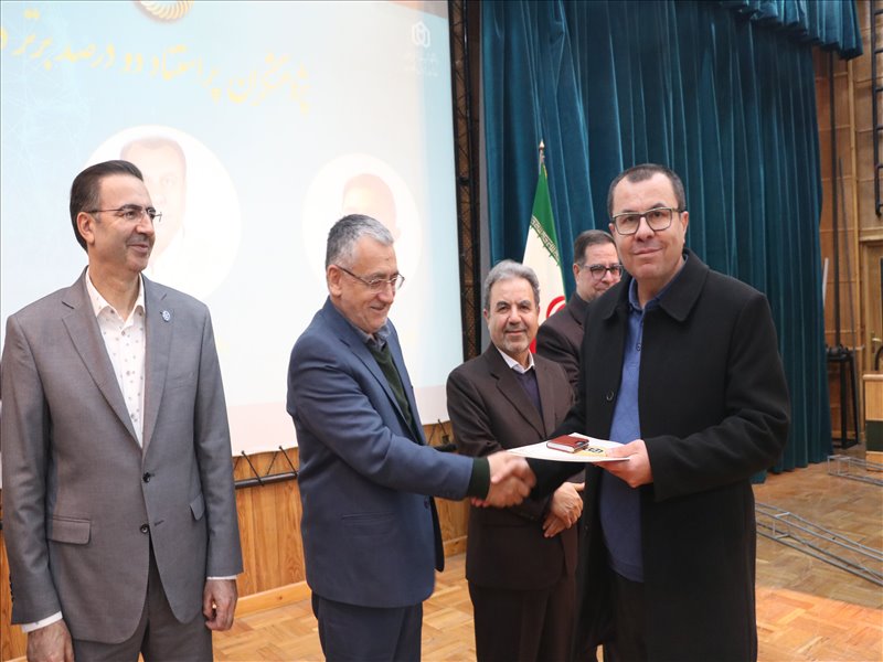 تجلیل از پژوهشگران برتر دانشگاه سال 1404