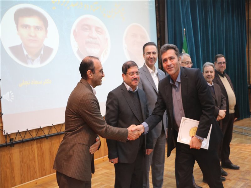 تجلیل از پژوهشگران برتر دانشگاه سال 1404