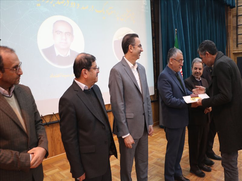 تجلیل از پژوهشگران برتر دانشگاه سال 1404