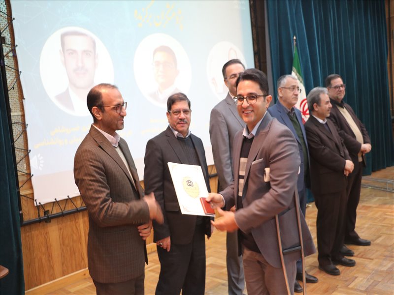 تجلیل از پژوهشگران برتر دانشگاه سال 1404