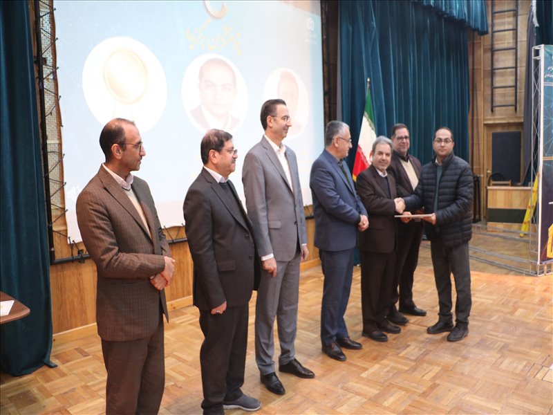 تجلیل از پژوهشگران برتر دانشگاه سال 1404