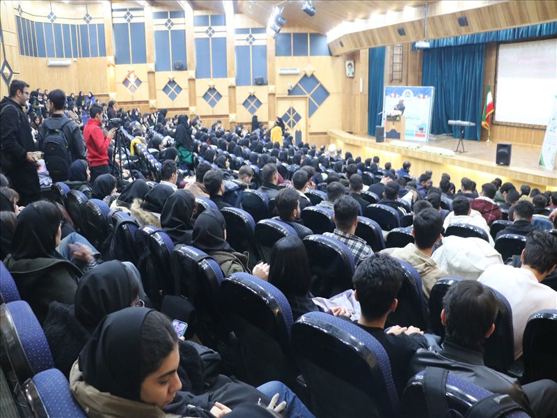 آیین معارفه نودانشجویان دانشگاه شهید مدنی آذربایجان