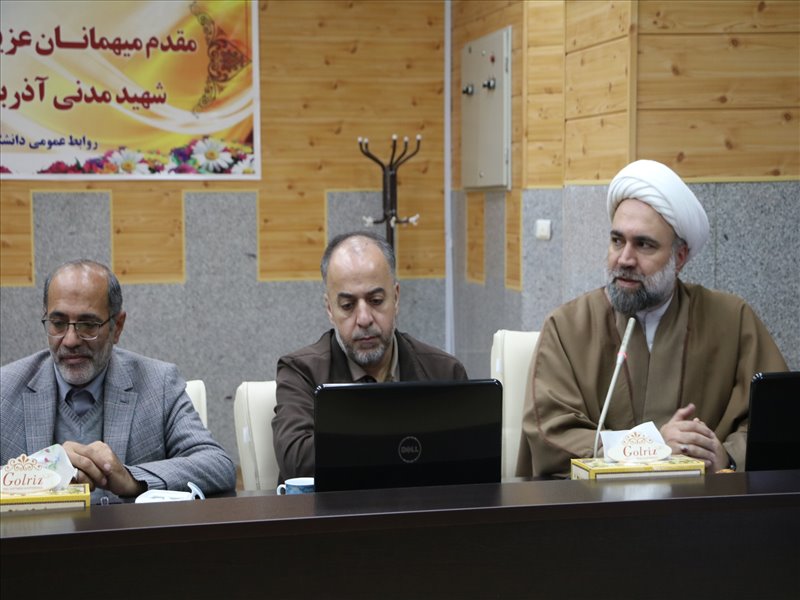  تودیع و معارفه مسئولان بخش‌های برادران و خواهران هیئت عاشقان ثارالله دانشگاه
