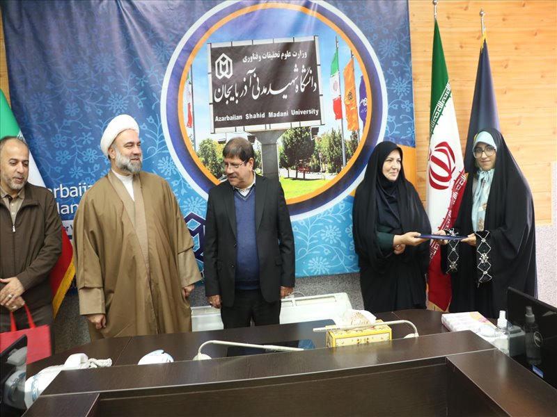  تودیع و معارفه مسئولان بخش‌های برادران و خواهران هیئت عاشقان ثارالله دانشگاه