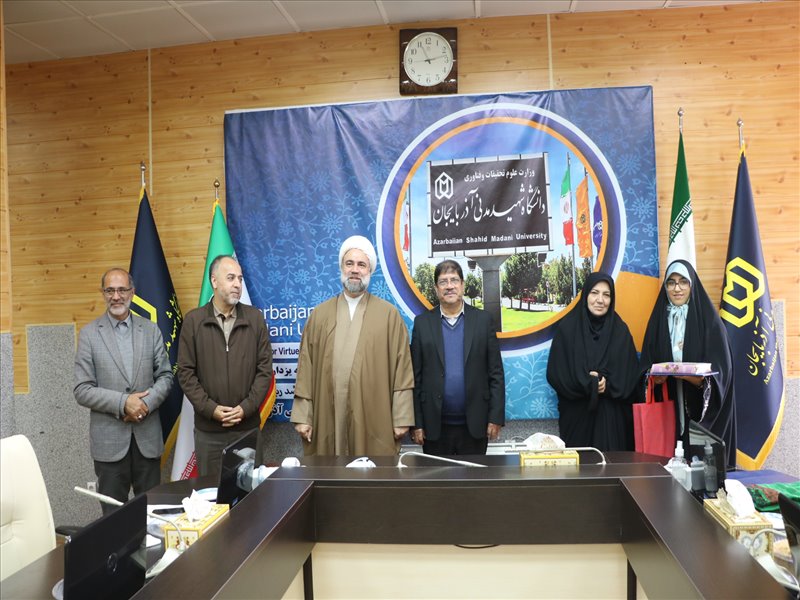 تودیع و معارفه مسئولان بخش‌های برادران و خواهران هیئت عاشقان ثارالله دانشگاه