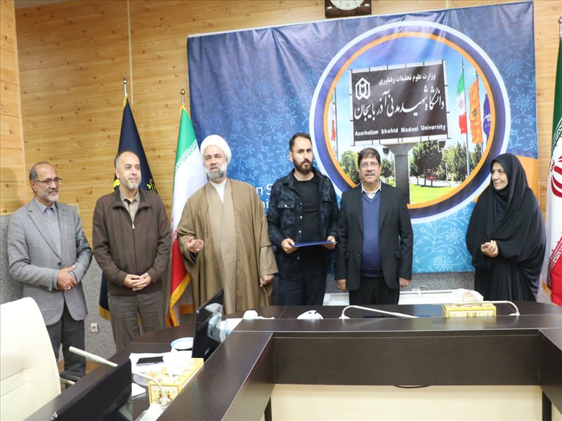  تودیع و معارفه مسئولان بخش‌های برادران و خواهران هیئت عاشقان ثارالله دانشگاه