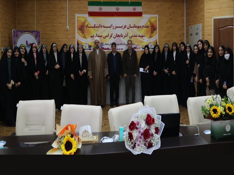  تودیع و معارفه مسئولان بخش‌های برادران و خواهران هیئت عاشقان ثارالله دانشگاه