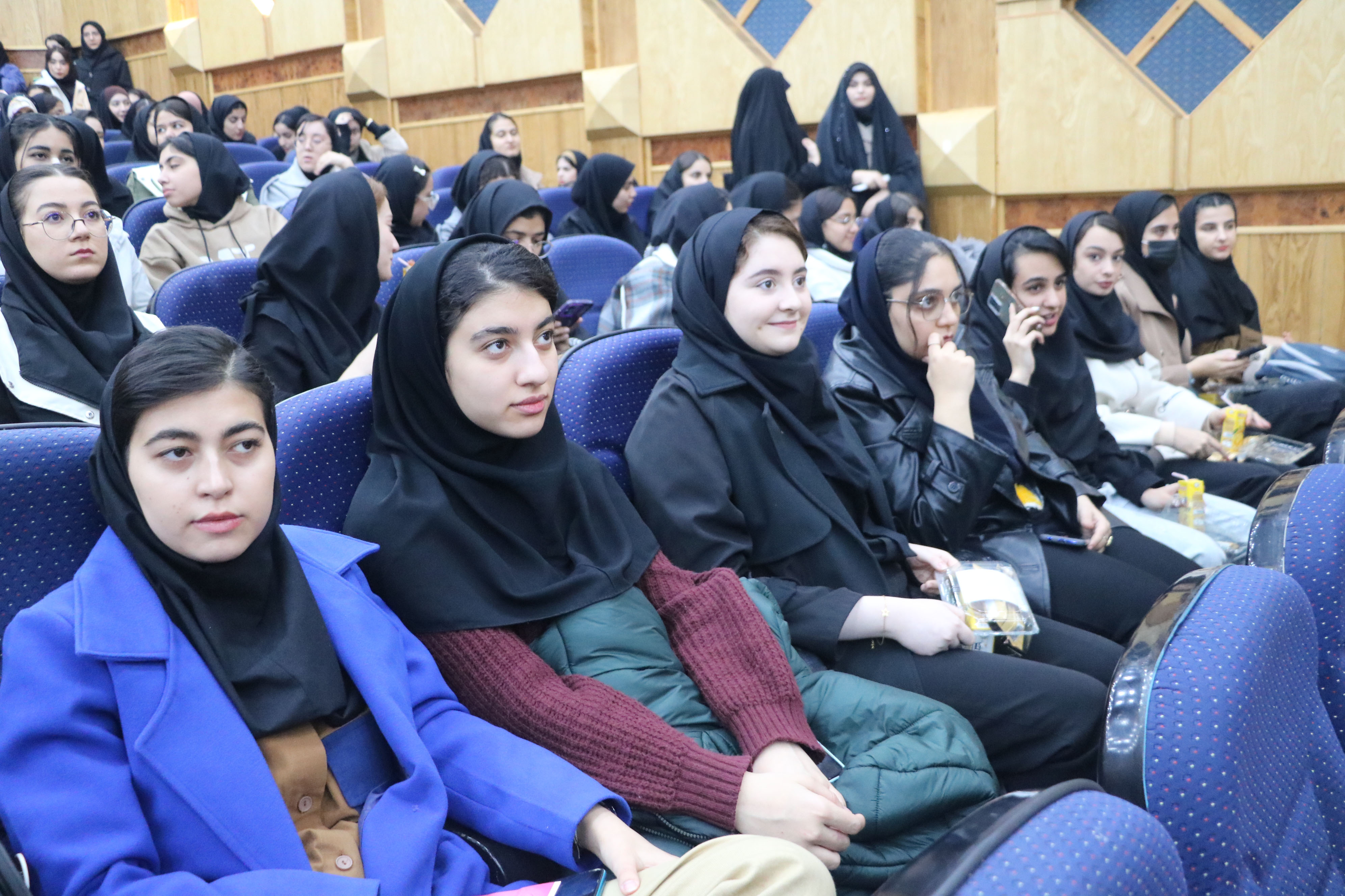 آیین معارفه نودانشجویان دانشگاه شهید مدنی آذربایجان