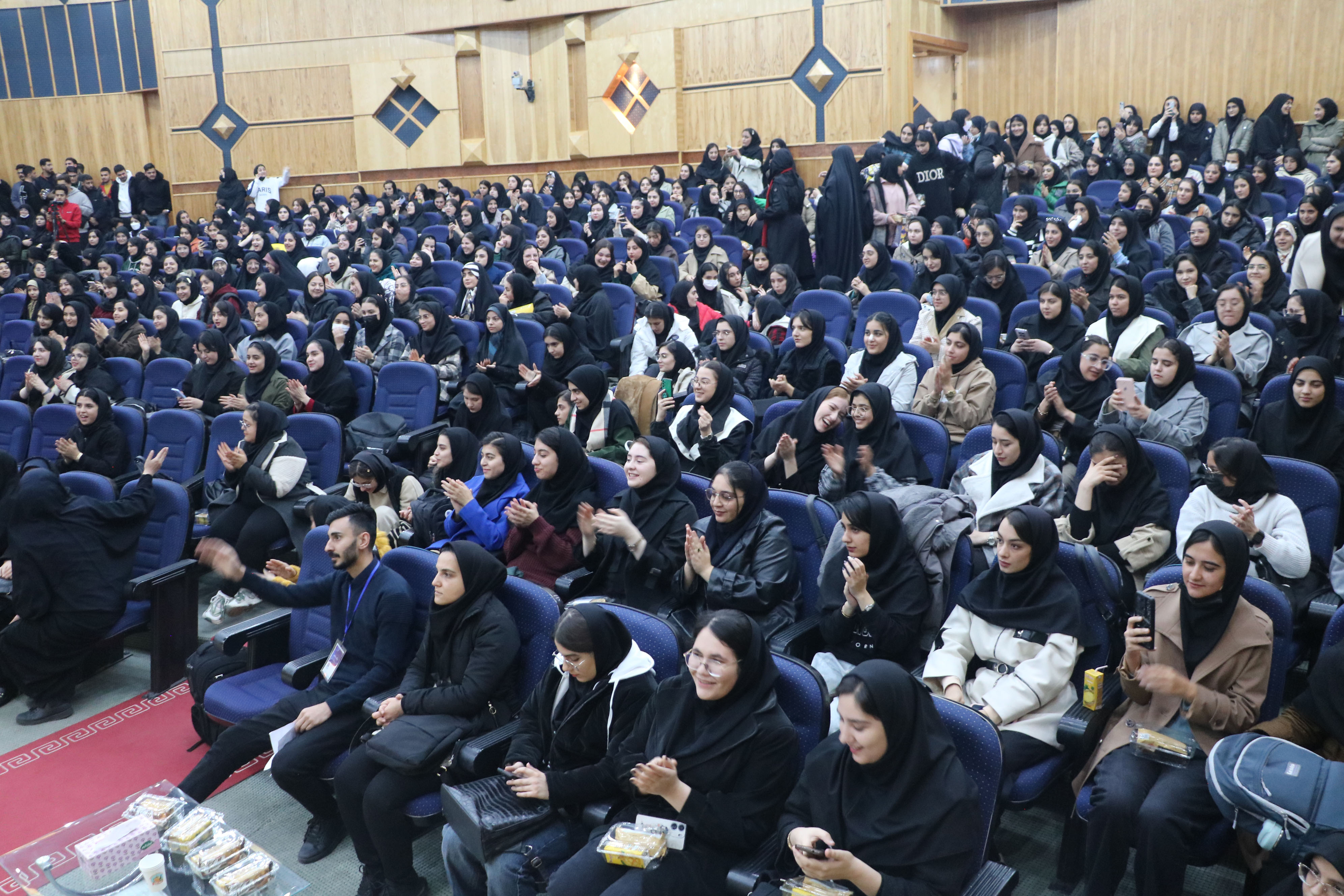 آیین معارفه نودانشجویان دانشگاه شهید مدنی آذربایجان