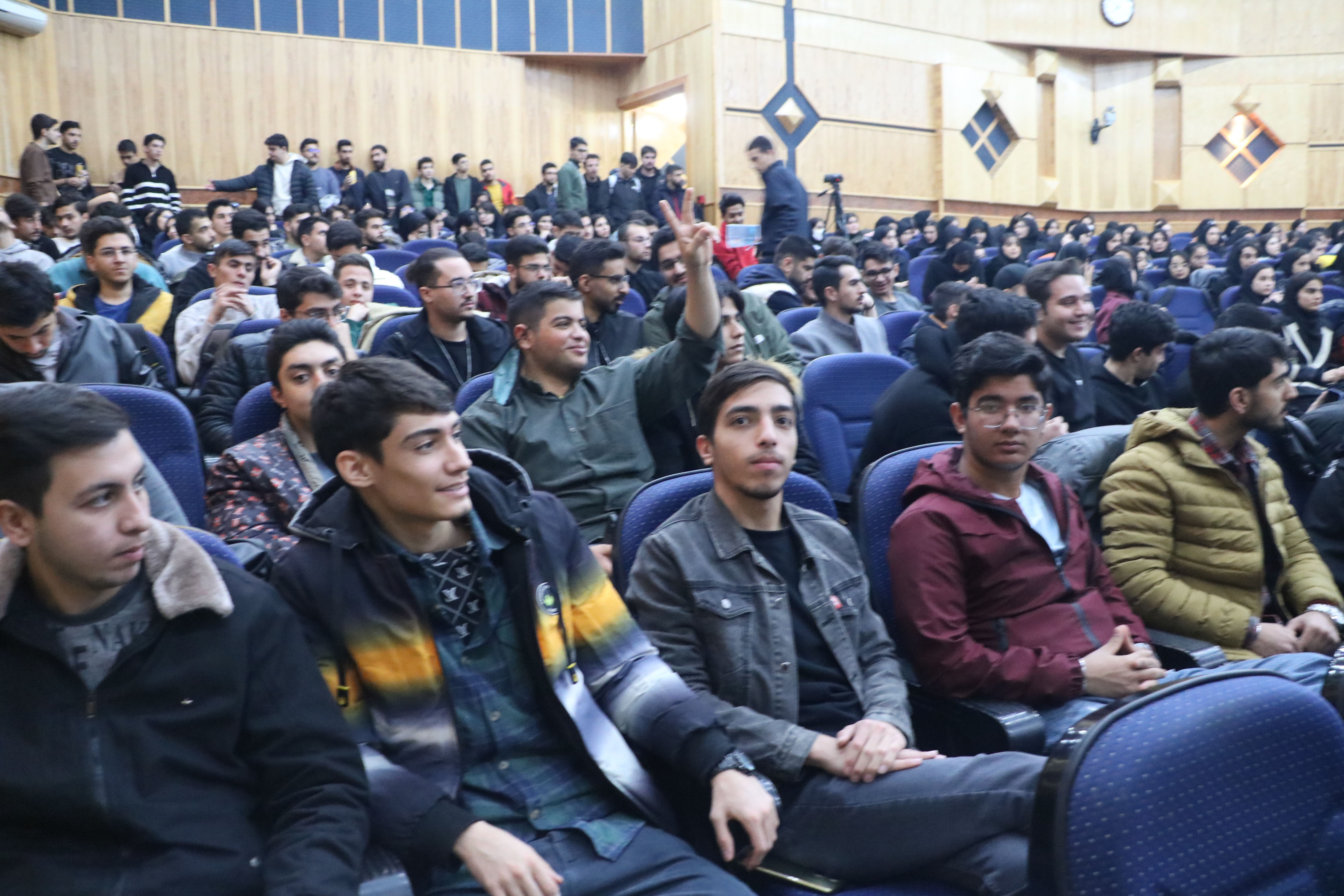 آیین معارفه نودانشجویان دانشگاه شهید مدنی آذربایجان