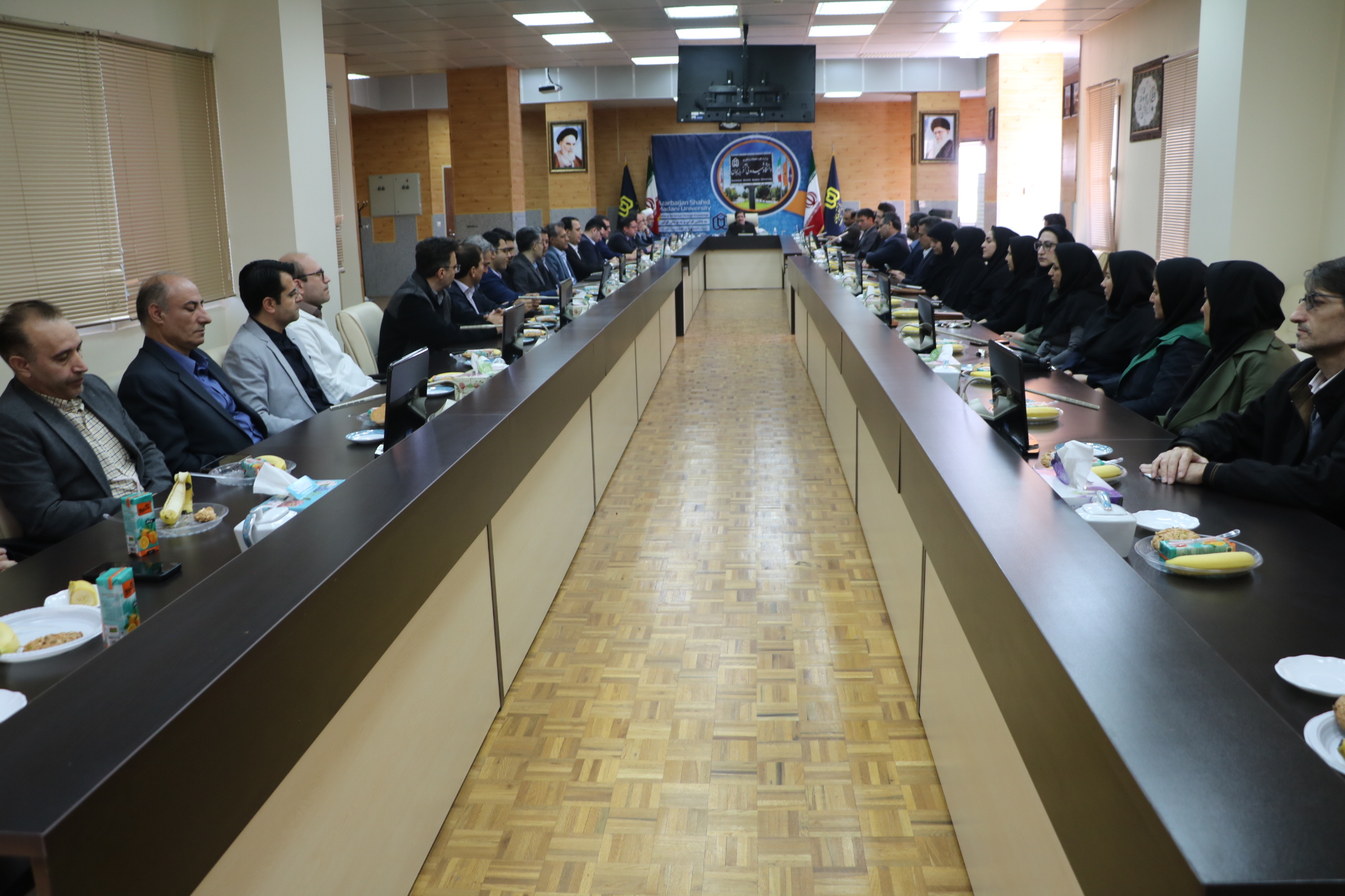 مراسم تجلیل از سرآمدان آموزشی دانشگاه شهید مدنی آذربایجان